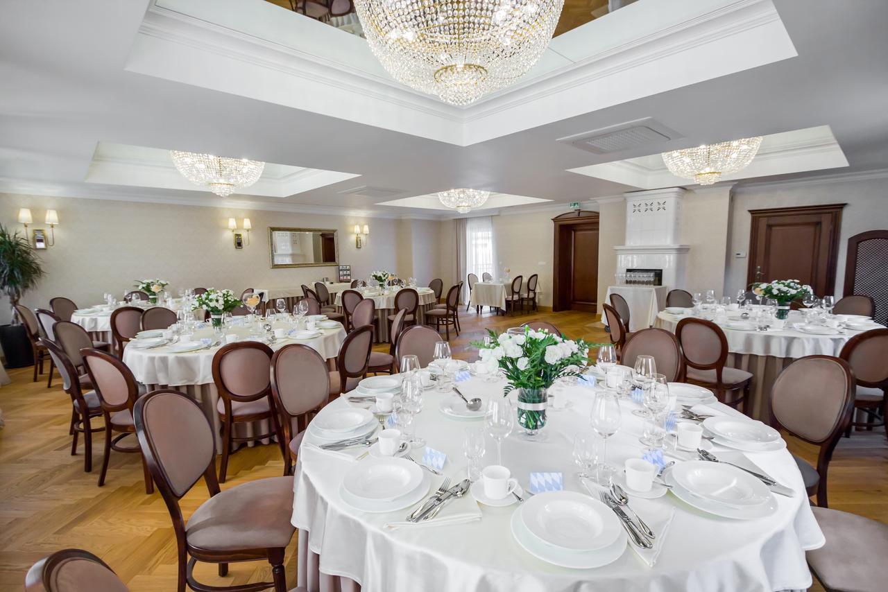 Hg Hotel Toszek Εξωτερικό φωτογραφία