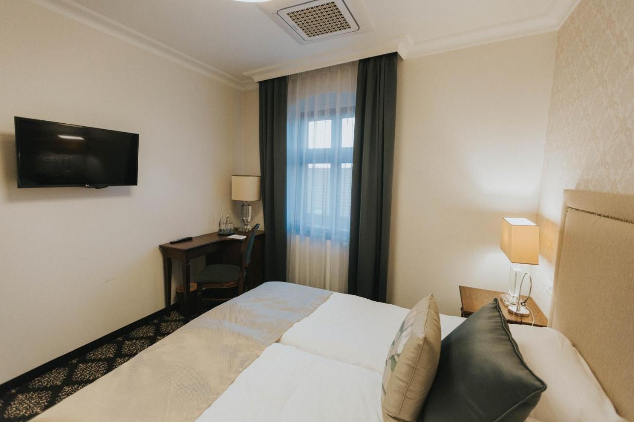 Hg Hotel Toszek Εξωτερικό φωτογραφία